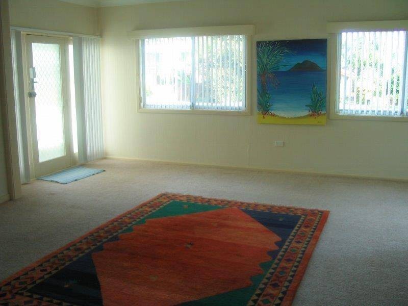 10 Binburra Ave, Toowoon Bay NSW 2261