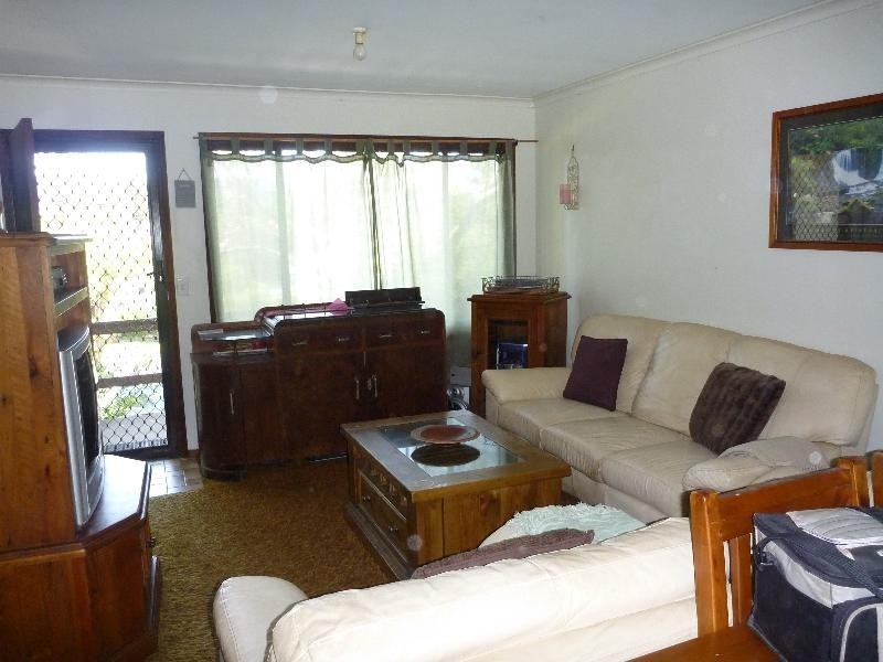 39 John Street, Forresters Beach NSW 2260