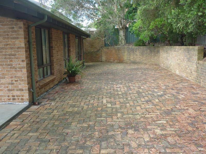 7 Caloola Cl, Bateau Bay NSW 2261