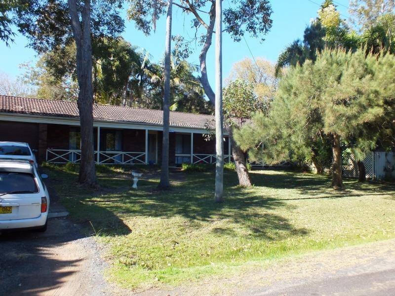 1 Malkana Avenue, Forresters Beach NSW 2260