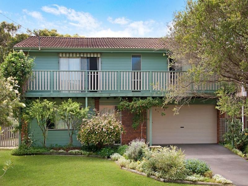 24 Blue Wave Crescent, Forresters Beach NSW 2260