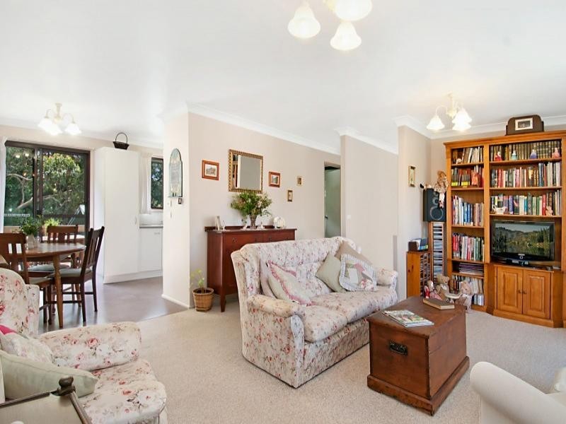 24 Blue Wave Crescent, Forresters Beach NSW 2260