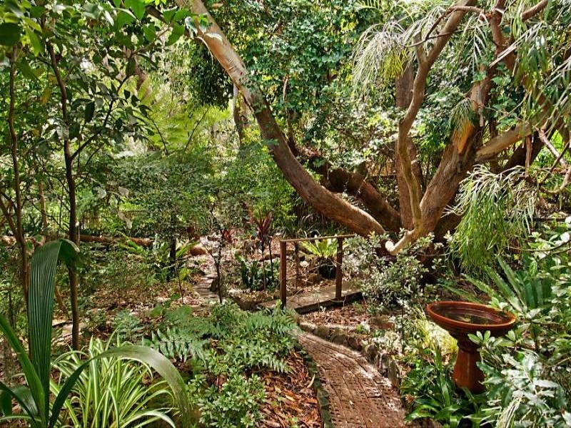 24 Blue Wave Crescent, Forresters Beach NSW 2260