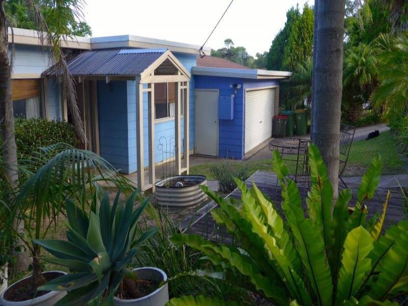 58 Promenade Avenue, Bateau Bay NSW 2261