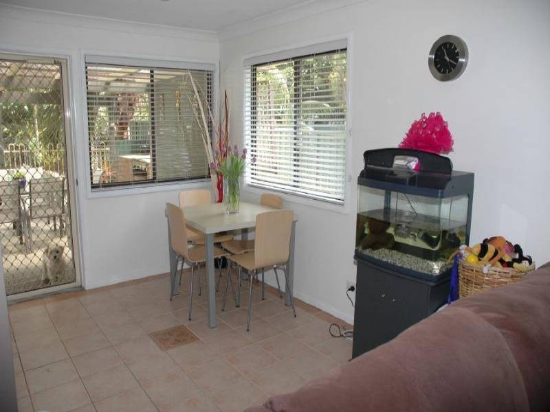 949 The Entrance Road, Forresters Beach NSW 2260