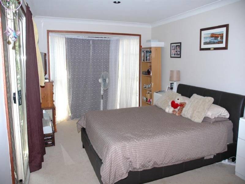 949 The Entrance Road, Forresters Beach NSW 2260