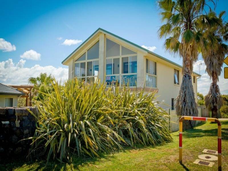 56 Forresters Beach Road, Forresters Beach NSW 2260