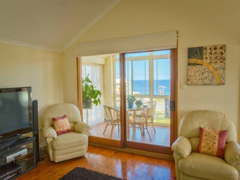 56 Forresters Beach Road, Forresters Beach NSW 2260