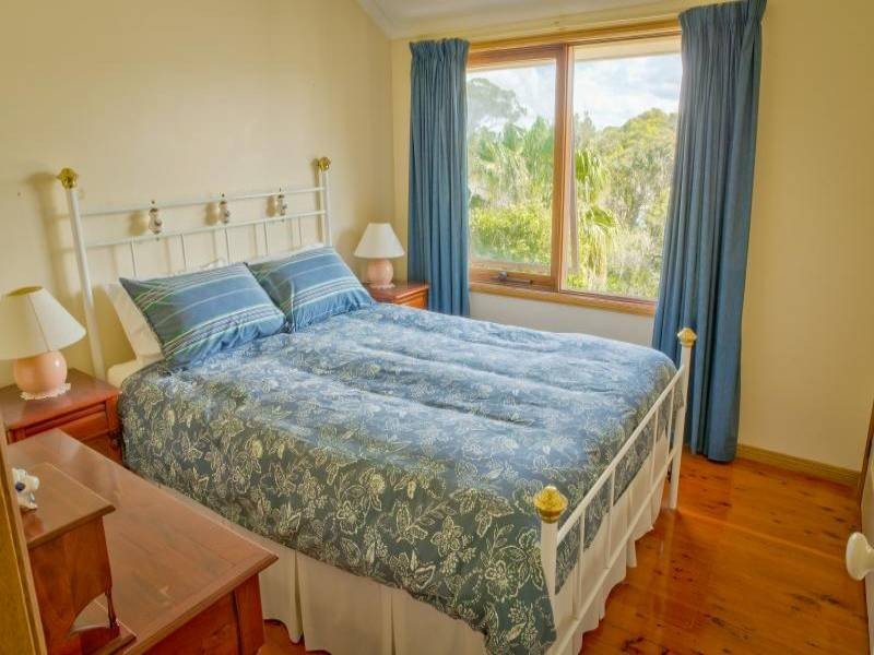 56 Forresters Beach Road, Forresters Beach NSW 2260