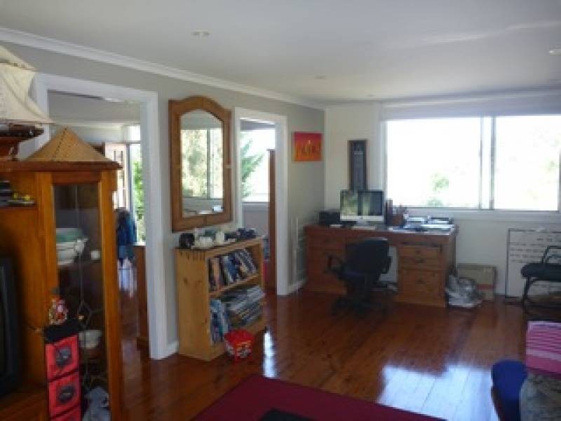 40 Forresters Beach Road, Forresters Beach NSW 2260