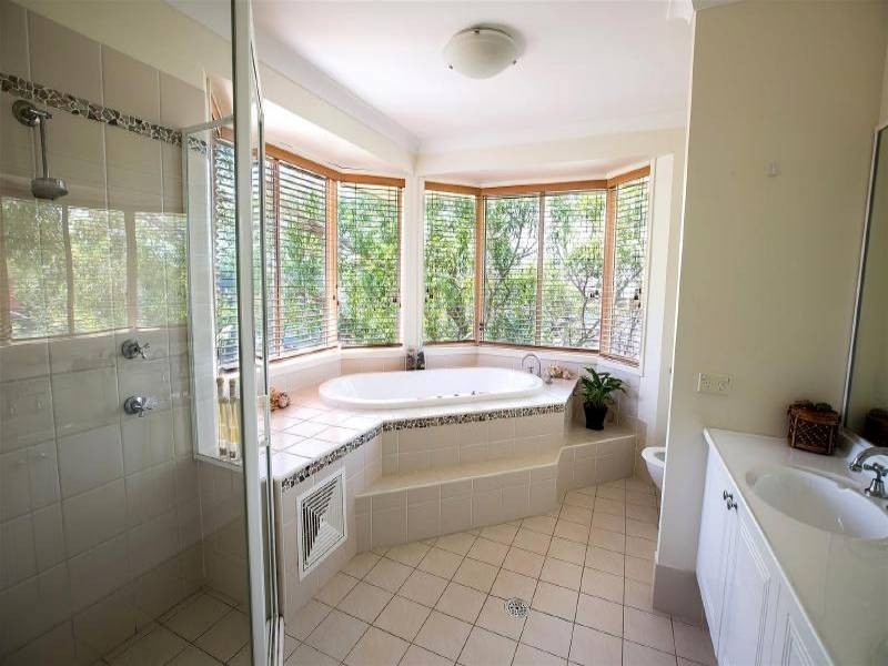 2 Boos Road, Forresters Beach NSW 2260