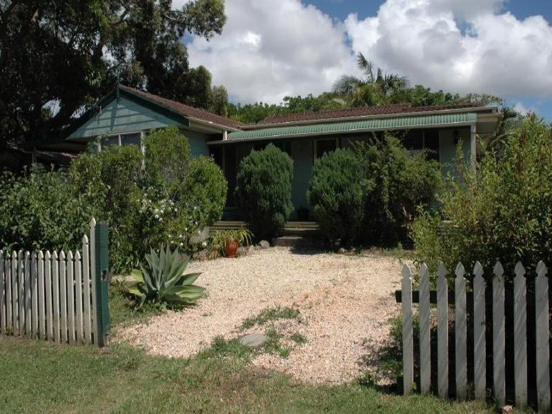 949 The Entrance Road, Forresters Beach NSW 2260