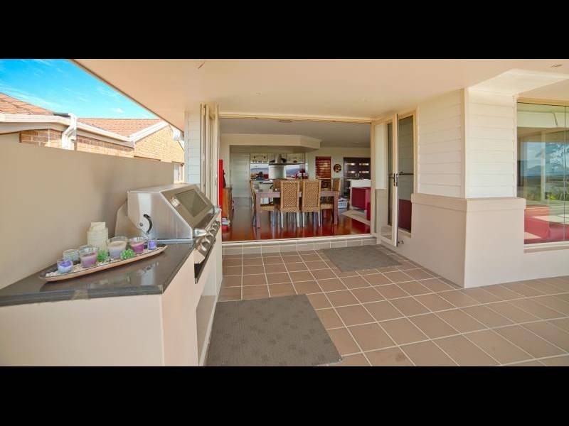 3 Peak Street, Bateau Bay NSW 2261