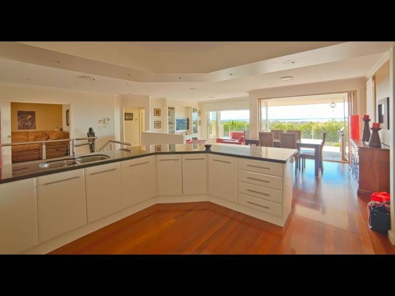 3 Peak Street, Bateau Bay NSW 2261
