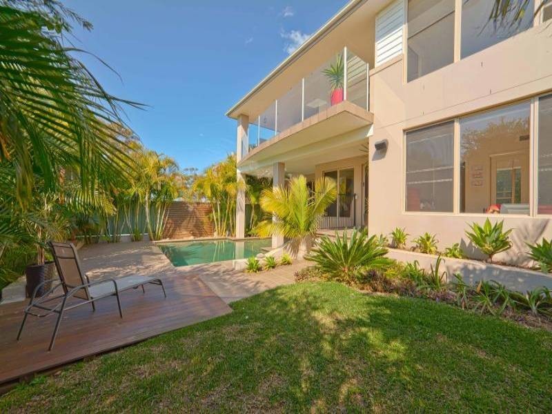 3 Peak Street, Bateau Bay NSW 2261