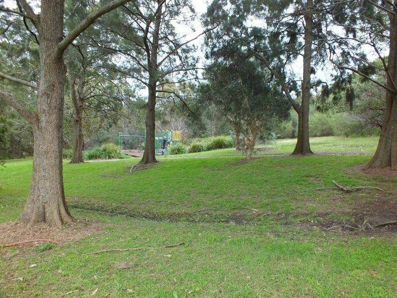 36 Anglers Ave, Bateau Bay NSW 2261