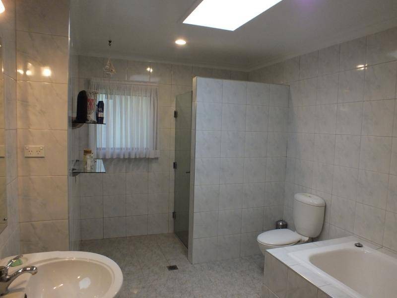 36 Anglers Ave, Bateau Bay NSW 2261