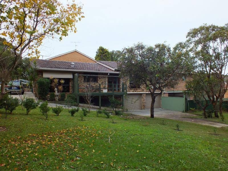 36 Anglers Ave, Bateau Bay NSW 2261