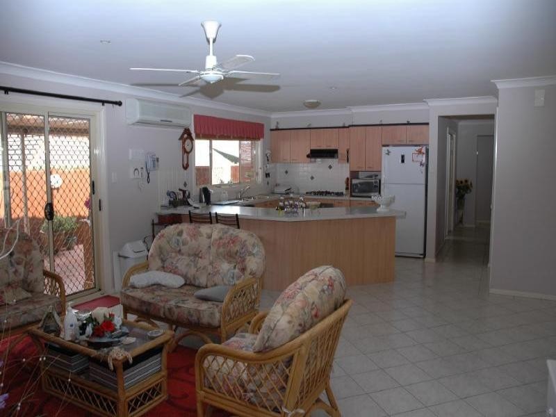 35 Scarborough Place, Bateau Bay NSW 2261