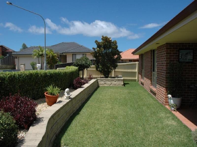 35 Scarborough Place, Bateau Bay NSW 2261