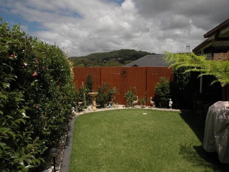 35 Scarborough Place, Bateau Bay NSW 2261