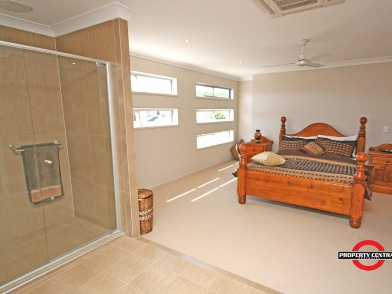 Hope Island QLD 4212
