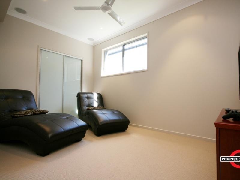 Hope Island QLD 4212