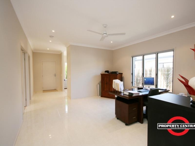 Hope Island QLD 4212