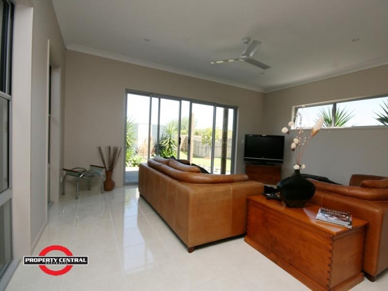 Hope Island QLD 4212
