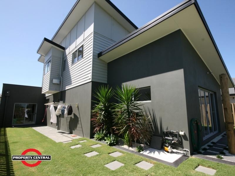 Hope Island QLD 4212