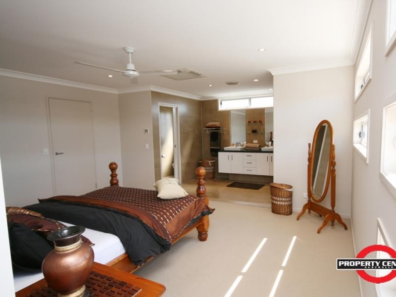 Hope Island QLD 4212