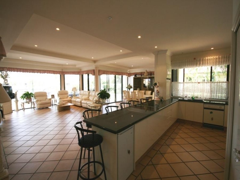 Hope Island QLD 4212