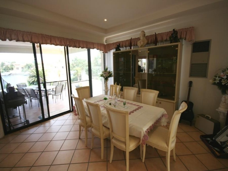 Hope Island QLD 4212