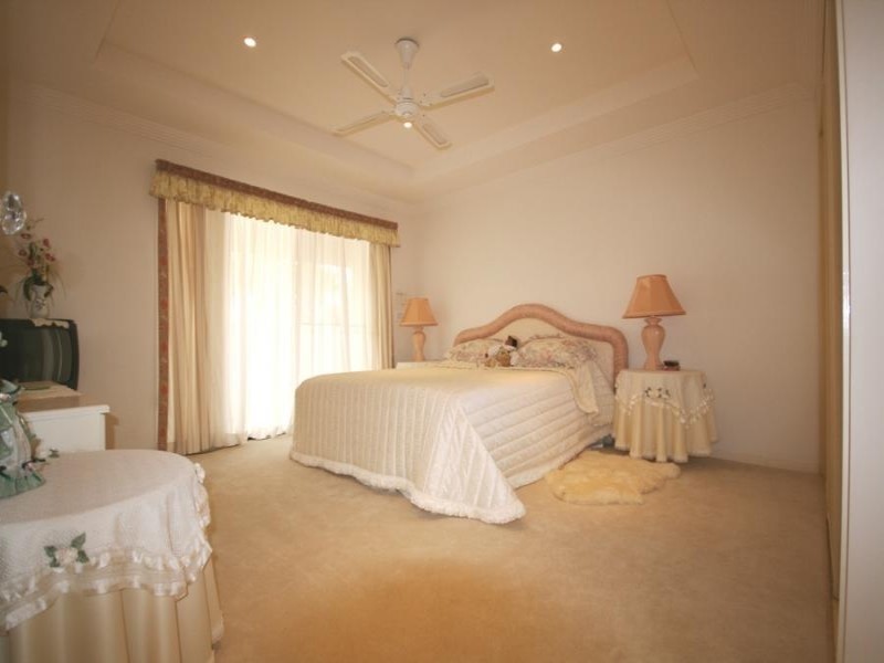 Hope Island QLD 4212