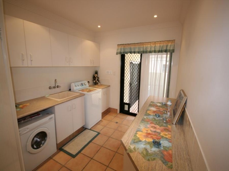 Hope Island QLD 4212