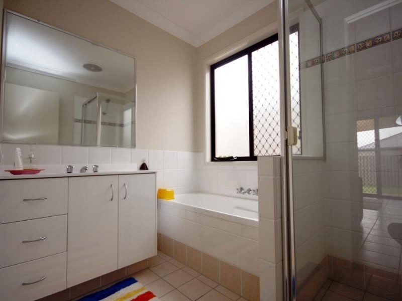 Pacific Pines QLD 4211