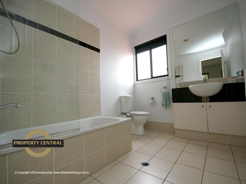 16 Saltair Gr, Monterey Keys QLD 4212