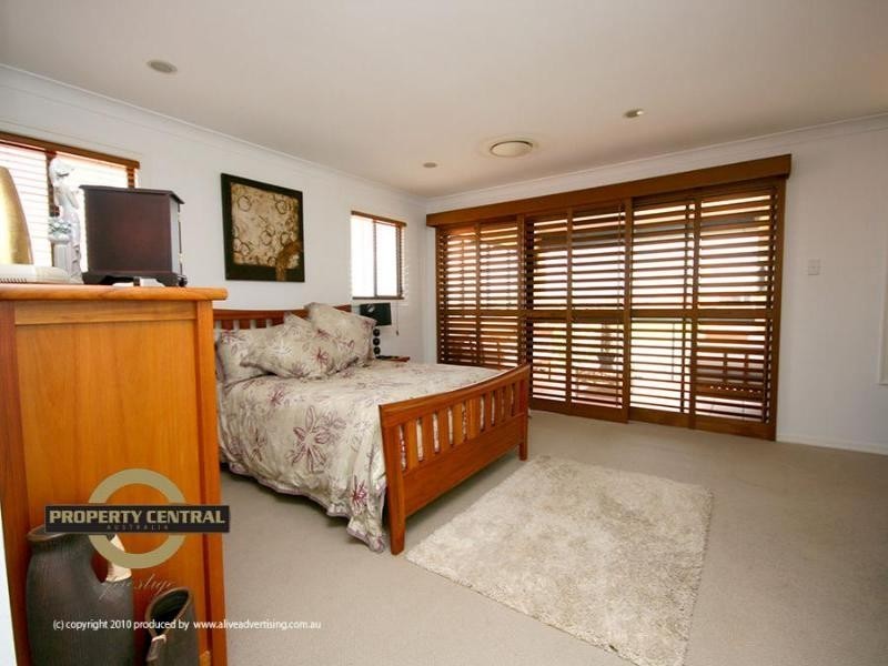 16 Saltair Gr, Monterey Keys QLD 4212