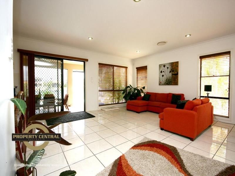 16 Saltair Gr, Monterey Keys QLD 4212