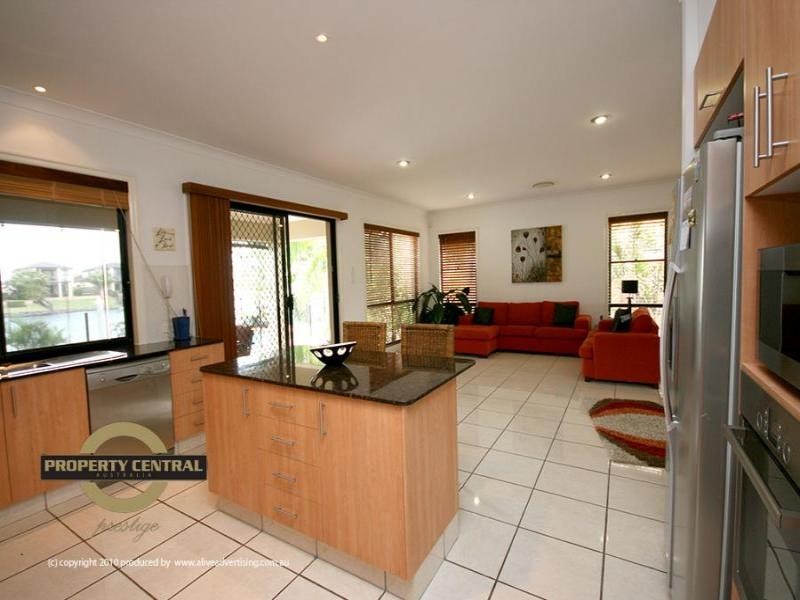 16 Saltair Gr, Monterey Keys QLD 4212