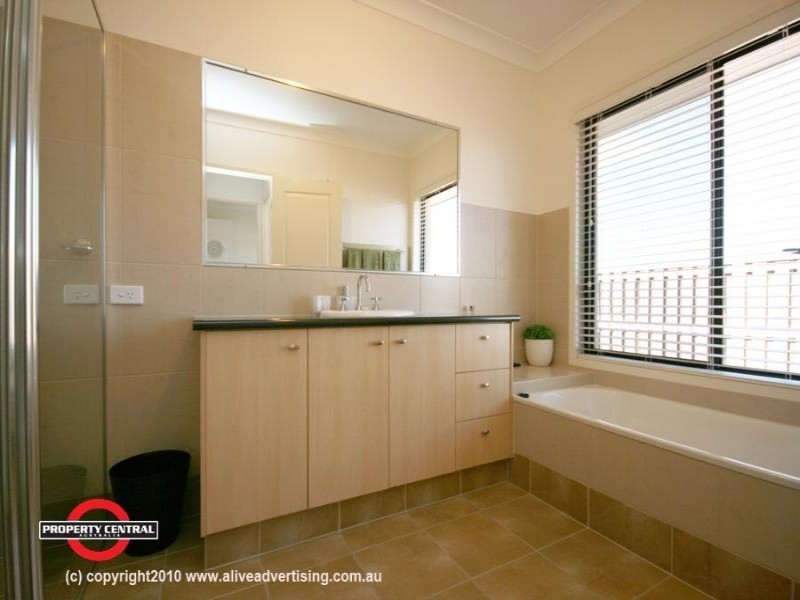 Pacific Pines QLD 4211