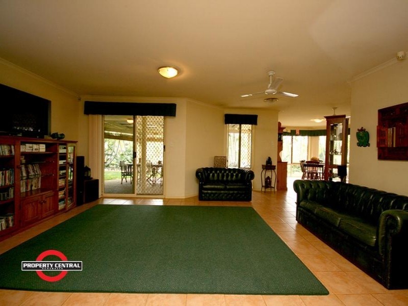 2 Bonin Close, Pacific Pines QLD 4211