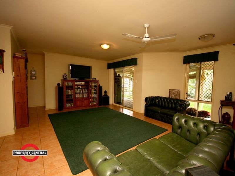 2 Bonin Close, Pacific Pines QLD 4211