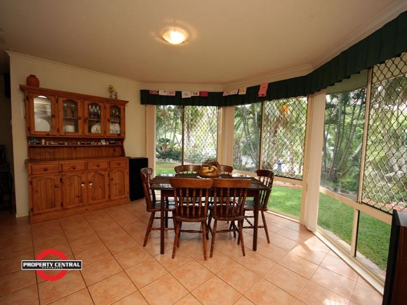 2 Bonin Close, Pacific Pines QLD 4211