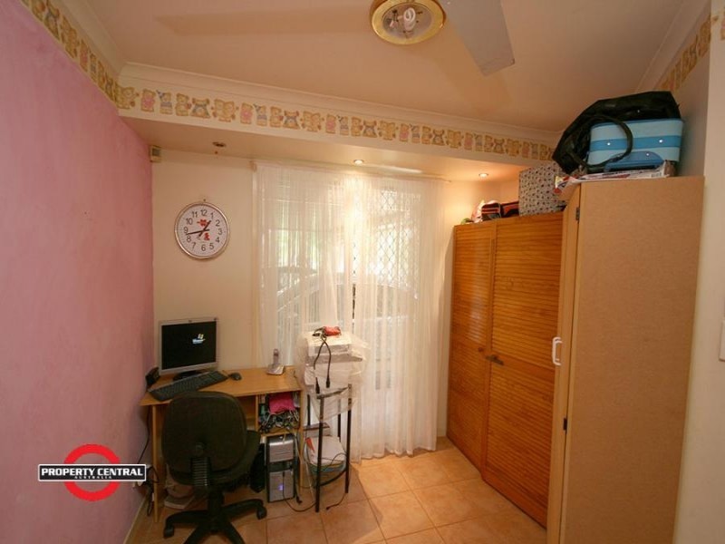 2 Bonin Close, Pacific Pines QLD 4211