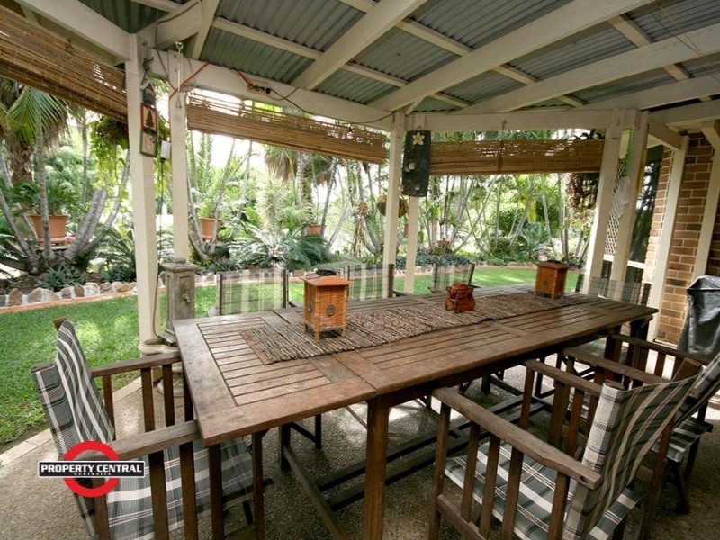 2 Bonin Close, Pacific Pines QLD 4211