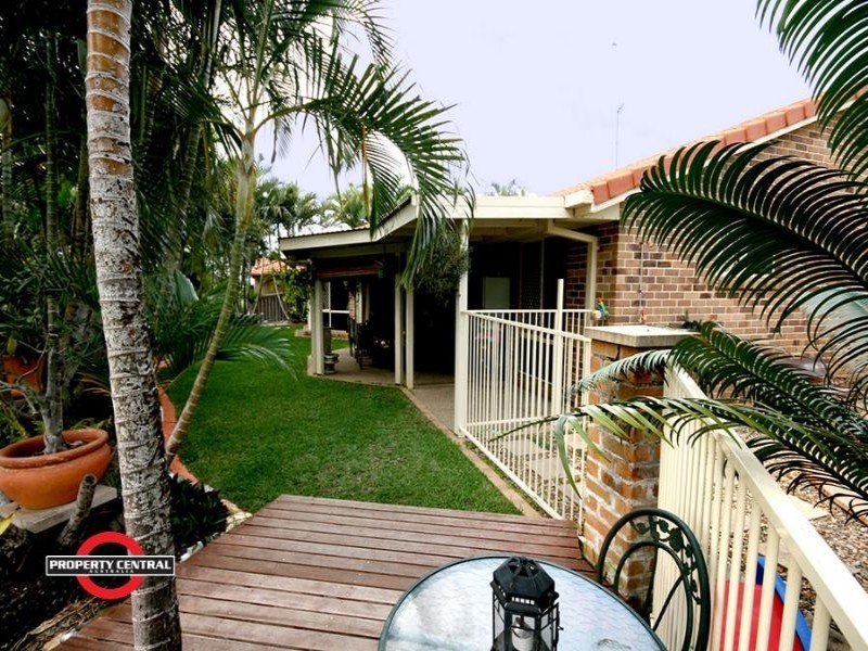 2 Bonin Close, Pacific Pines QLD 4211