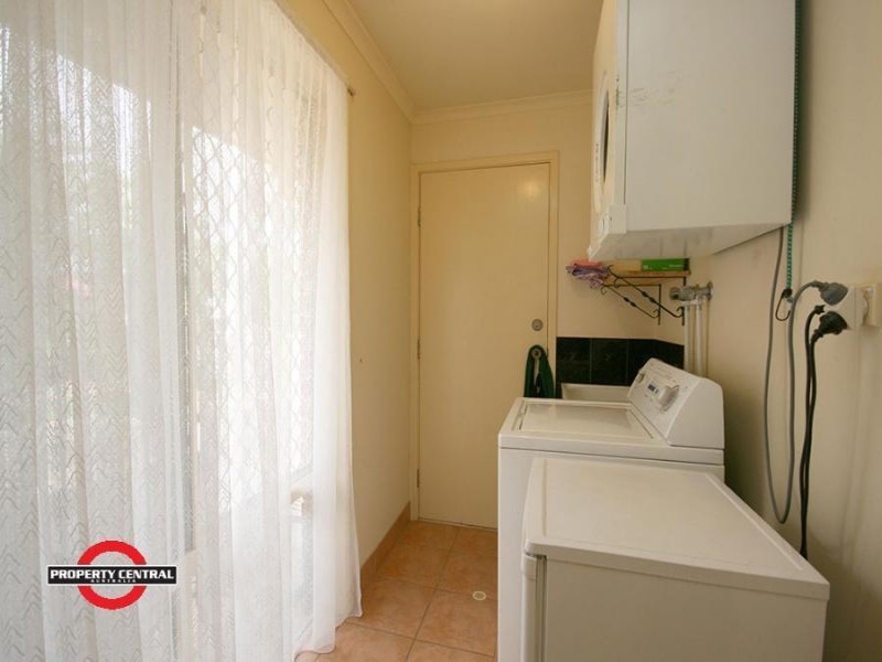 2 Bonin Close, Pacific Pines QLD 4211