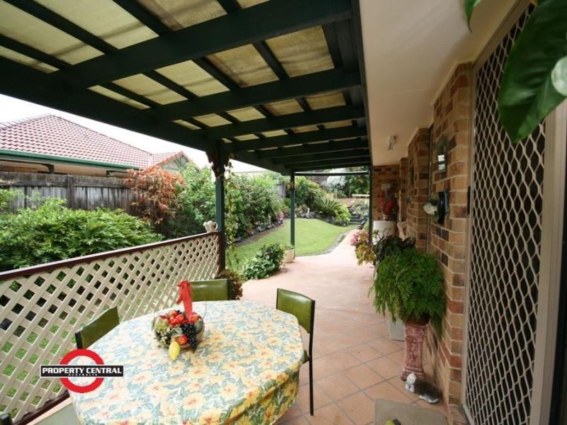 2 Pambula Ct, Helensvale QLD 4212