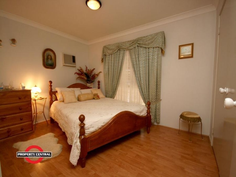 2 Pambula Ct, Helensvale QLD 4212